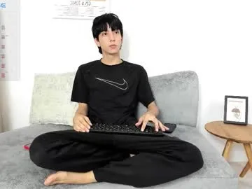 Mia--meow – webcam model profile photo Image 10