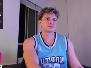 onlykira – webcam model profile photo Image 19