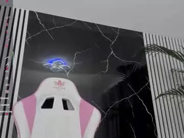 djjfnfczks – webcam model profile photo Image 3