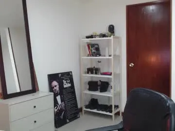 Runarunapi – webcam model profile photo Image 8