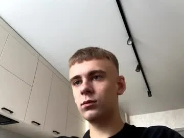 paroncho – webcam model profile photo Image 4