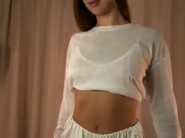 Olivia_11 – webcam model profile photo Image 5