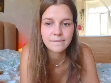 emyii – webcam model profile photo Image 11