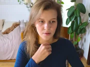 emyii – webcam model profile photo Image 14