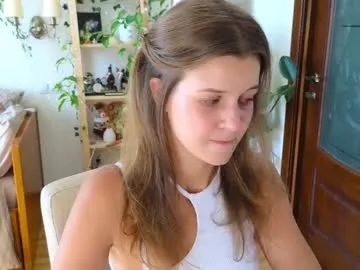 emyii – webcam model profile photo Image 9