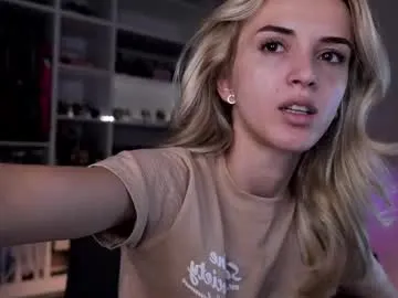 bunnyblondy – webcam model profile photo Image 3