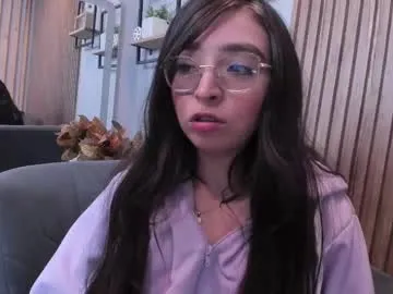 nayomi_34f – webcam model profile photo Image 15