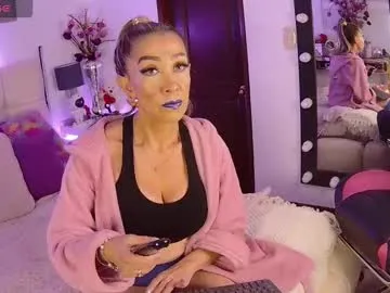 Penelopehot_83 – webcam model profile photo Image 10