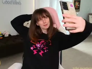 nayomi_34f – webcam model profile photo Image 2