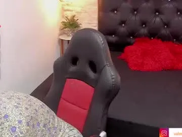 Olivia_11 – webcam model profile photo Image 8