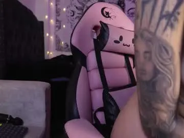 PumaShyXD – webcam model profile photo Image 13