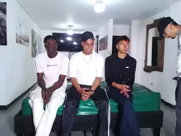 Yaya--728 – webcam model profile photo Image 4