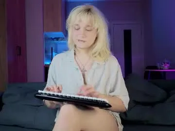 onlykira – webcam model profile photo Image 13