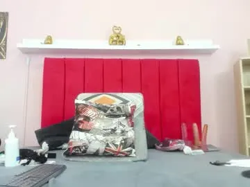 Runarunapi – webcam model profile photo Image 7