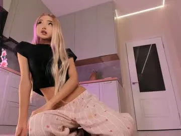 NoraJohnson6 – webcam model profile photo Image 10