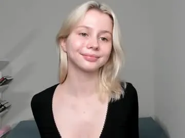 alana15 – webcam model profile photo Image 14