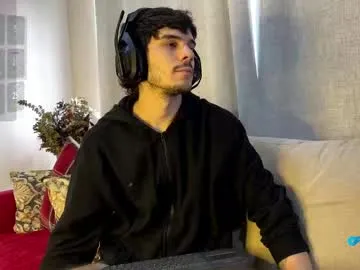 Runarunapi – webcam model profile photo Image 4