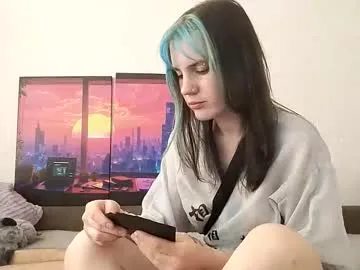 roachan_ – webcam model profile photo Image 10