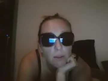 May-Squirt – webcam model profile photo Image 19