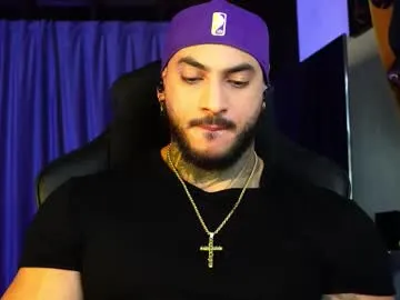 Yaya--728 – webcam model profile photo Image 18