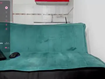 powq05 – webcam model profile photo Image 2