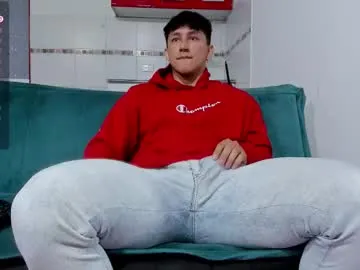 powq05 – webcam model profile photo Image 4