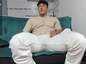 powq05 – webcam model profile photo Image 5