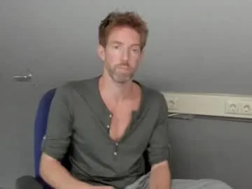 Mia--meow – webcam model profile photo Image 11