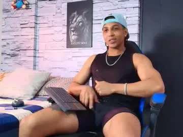 Runarunapi – webcam model profile photo Image 11