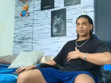 Runarunapi – webcam model profile photo Image 15