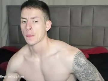 i_n_d_i_c_a – webcam model profile photo Image 9