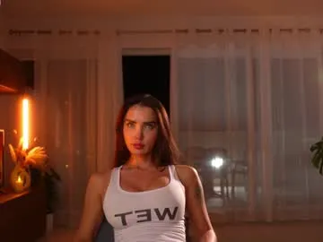 mia_dynasty – webcam model profile photo Image 2