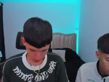 R-bonbon – webcam model profile photo Image 12