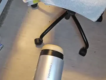 R-bonbon – webcam model profile photo Image 7