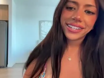 Yui-Ch – webcam model profile photo Image 4