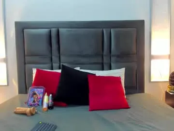 Runarunapi – webcam model profile photo Image 10