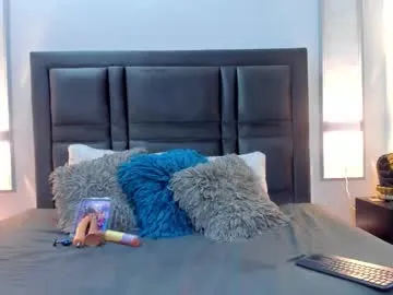 Runarunapi – webcam model profile photo Image 6