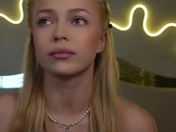 Risky_Workouts – webcam model profile photo Image 14