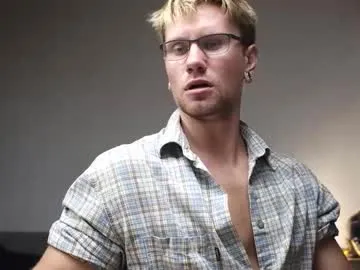 caylin – webcam model profile photo Image 12