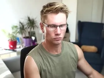 caylin – webcam model profile photo Image 9