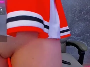 roachan_ – webcam model profile photo Image 13