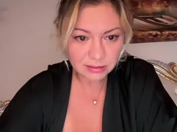 ms_dira – webcam model profile photo Image 4