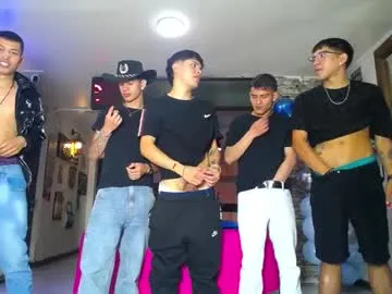 Yo155 – webcam model profile photo Image 10