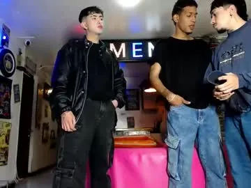 Yo155 – webcam model profile photo Image 2