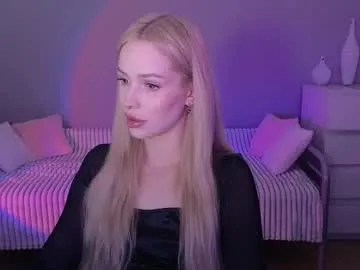 Runarunapi – webcam model profile photo Image 11