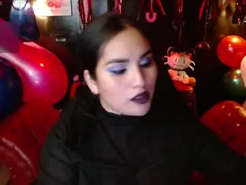 Runarunapi – webcam model profile photo Image 12