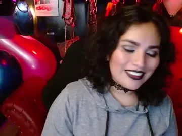 Runarunapi – webcam model profile photo Image 15