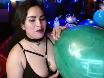 Runarunapi – webcam model profile photo Image 2