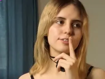 Tina-Sen – webcam model profile photo Image 5