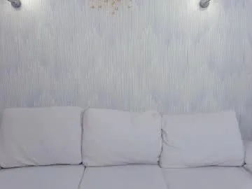 Olivia_11 – webcam model profile photo Image 13